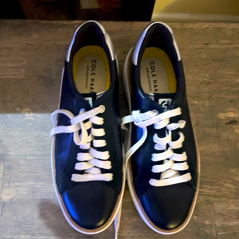 Cole Han size 6 sneakers